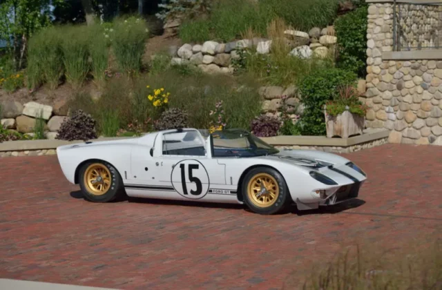 1965-ford-gt109-competition-prototype-roadster-1-871x572-c-default